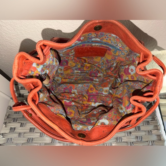 Nine West Vintage America Rust Leather Drawstring Shoulder Bag Floral Lining - Picture 2 of 16